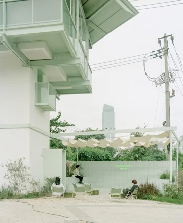 とても小さな24時間の本屋の写真 28
